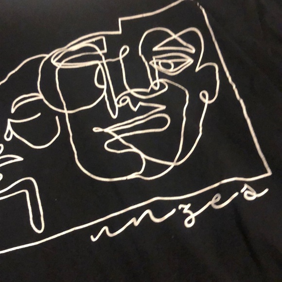 Cute graphic white black shirt with sketch people - Picture 3 of 4